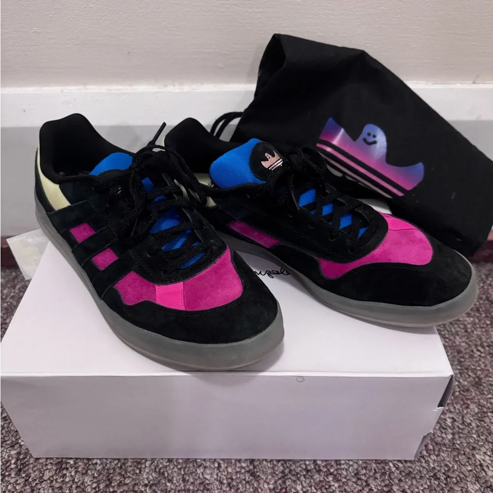 Adidas Black and Pink Sneakers - Picture 2 of 4